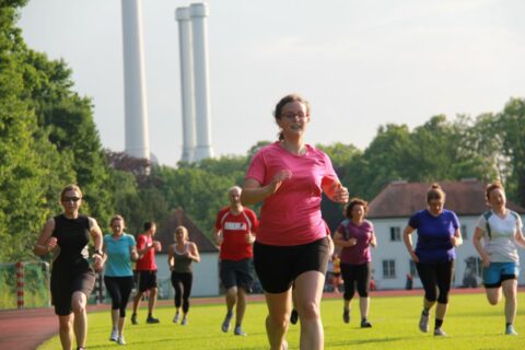 RUNNING Company Gruppentraining Steigerungslauf