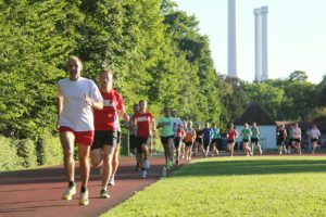 RUNNING Company Lauftraining Bahntraining Tempolauf