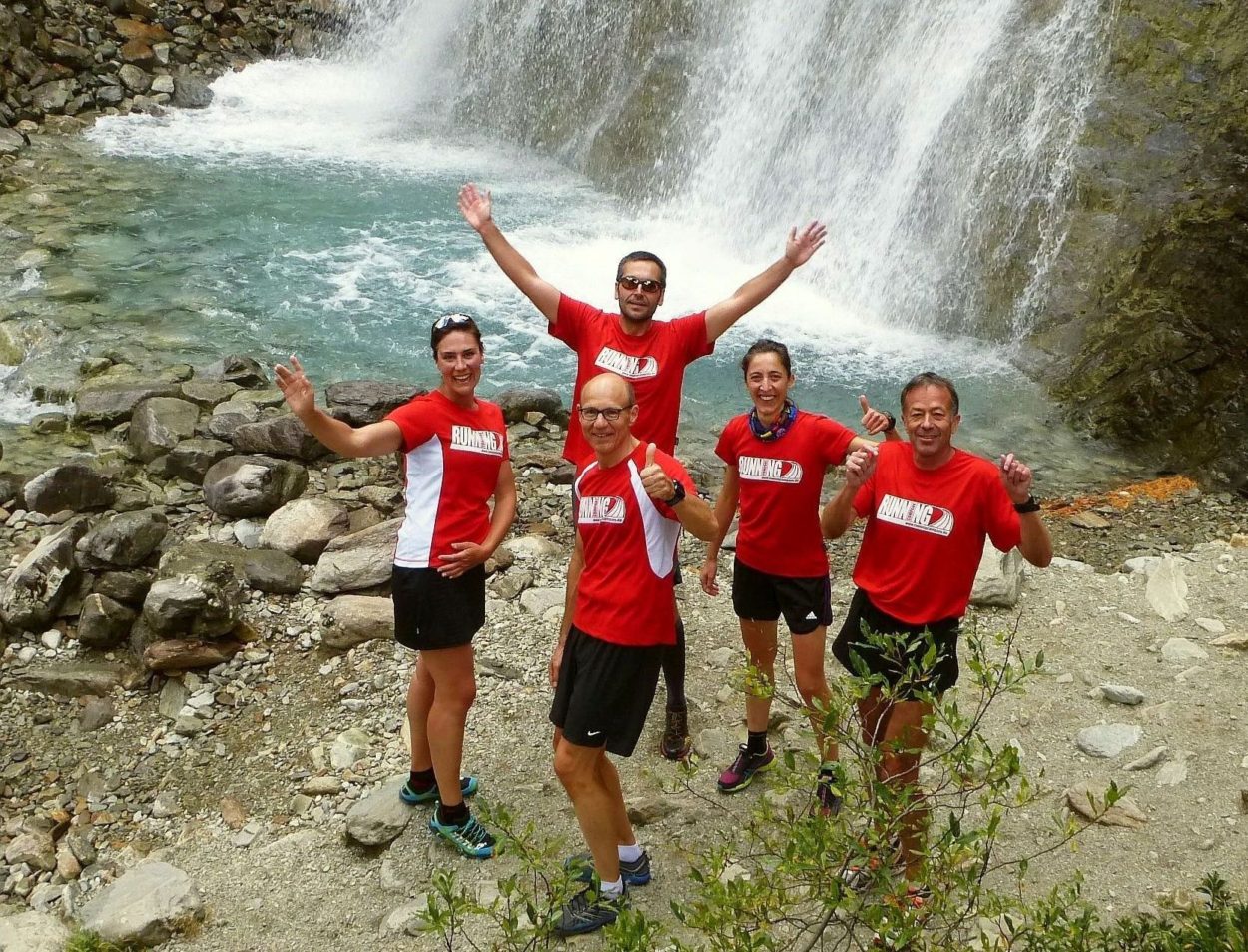 Ausflug zum Wasserfall im Laufwochenende Höhentraining & Wellness in Livigno