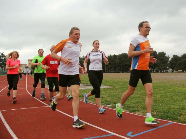 RUNNING Company Toskana Laufcamp 2016 Tempotraining im Stadion