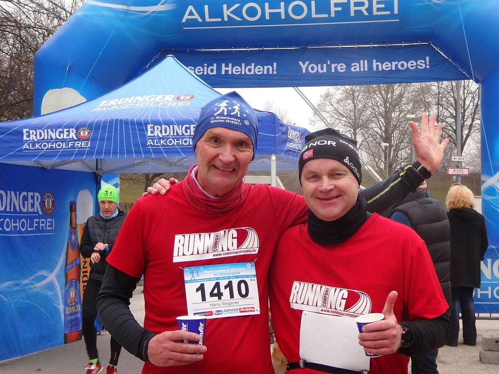 Glücklich im Ziel beim Winterlauf