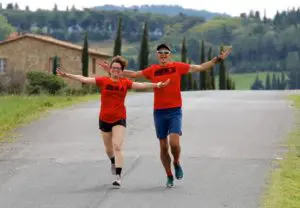 Glückkliche Läufer im Toskana Laufcamp