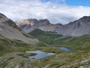 Unberührter See im Schweizer Gebirge